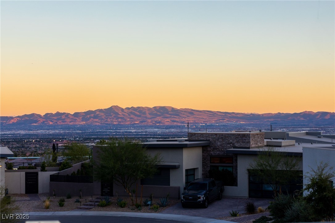 396 Cliff Terrace Avenue