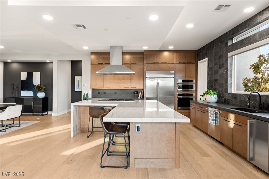 396 Cliff Terrace Avenue