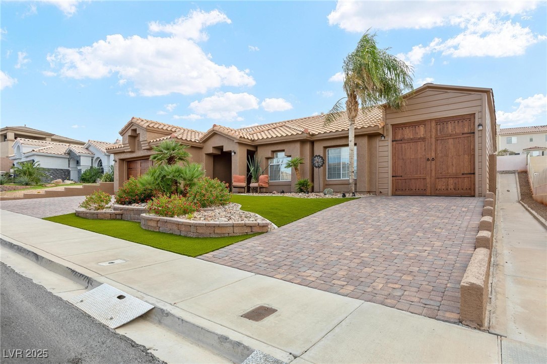 1023 Hyperion Drive