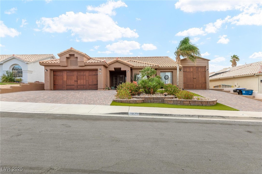 1023 Hyperion Drive
