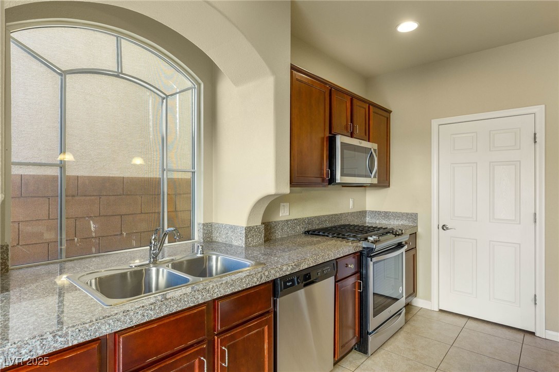 9774 Fox Estate Street