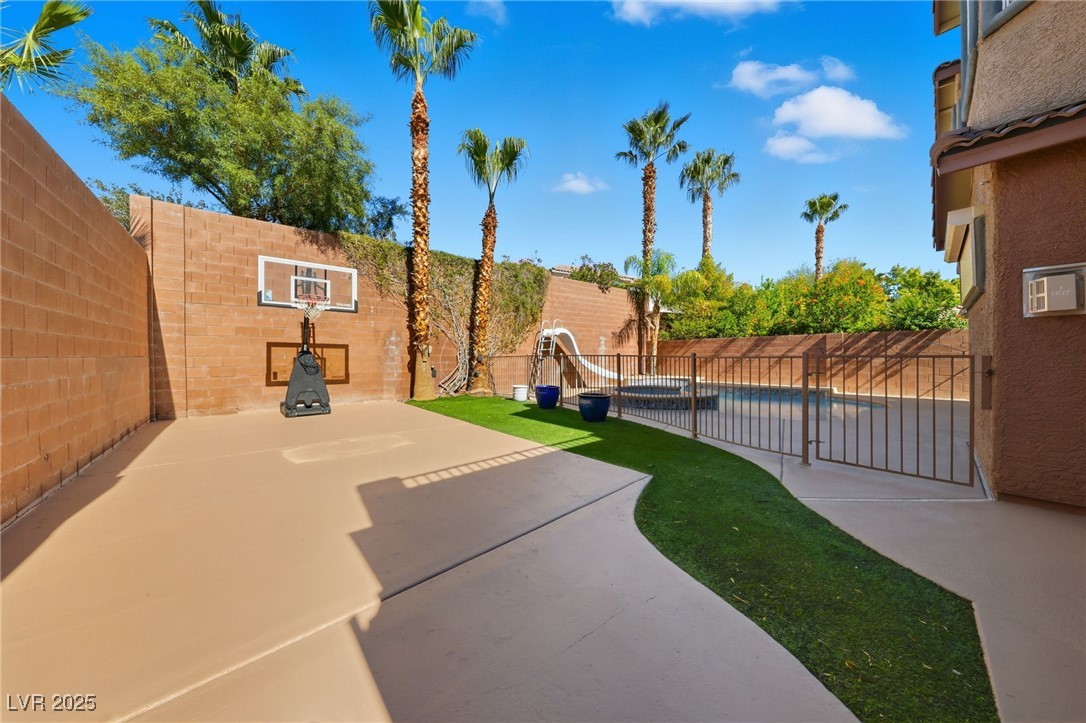 11784 Golden Moments Avenue