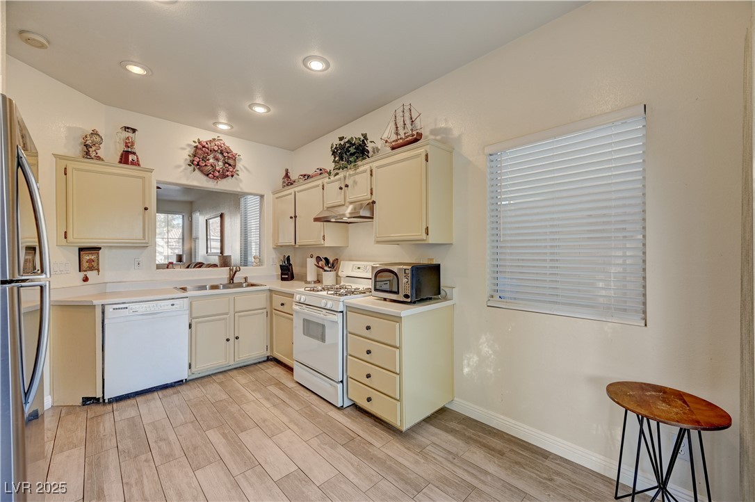 973 Park Walk Avenue