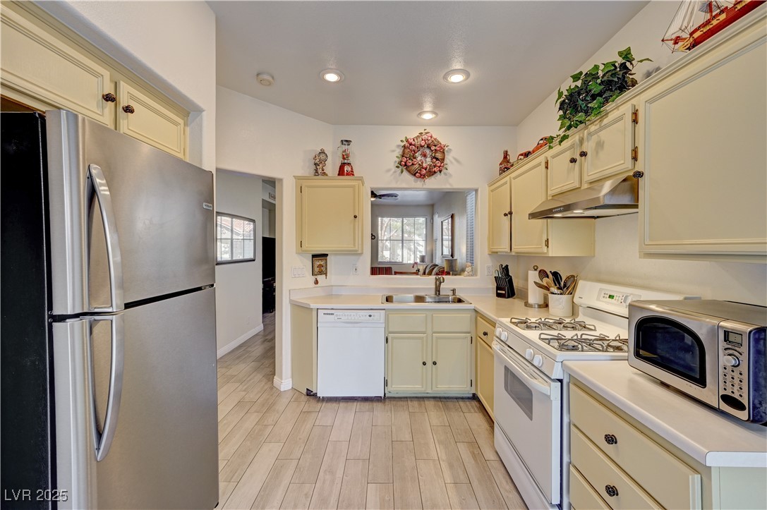 973 Park Walk Avenue