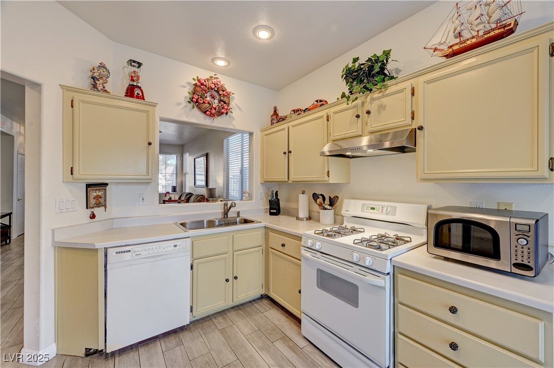 973 Park Walk Avenue