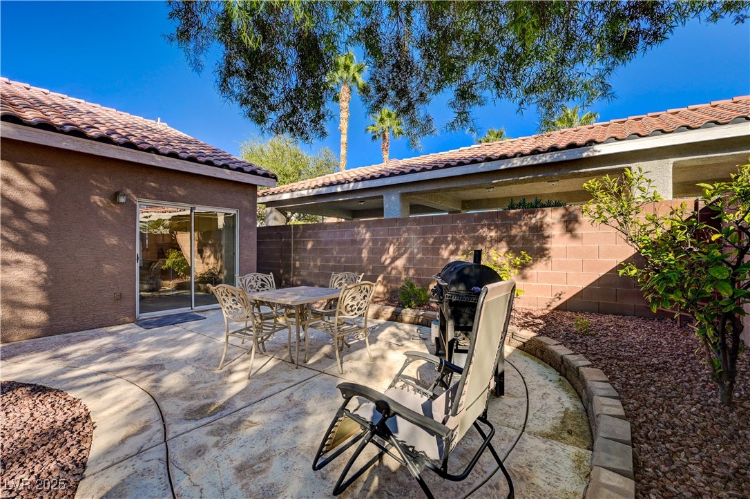 973 Park Walk Avenue