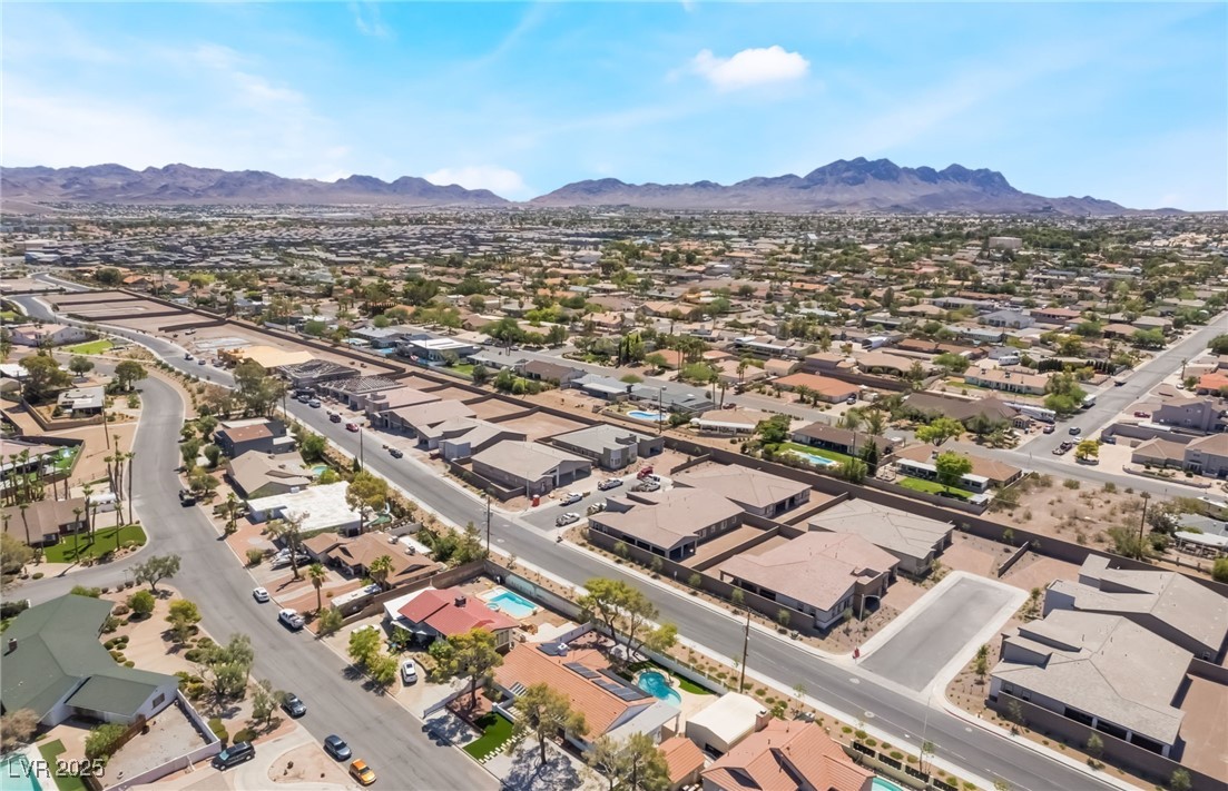 611 East Fairway Road