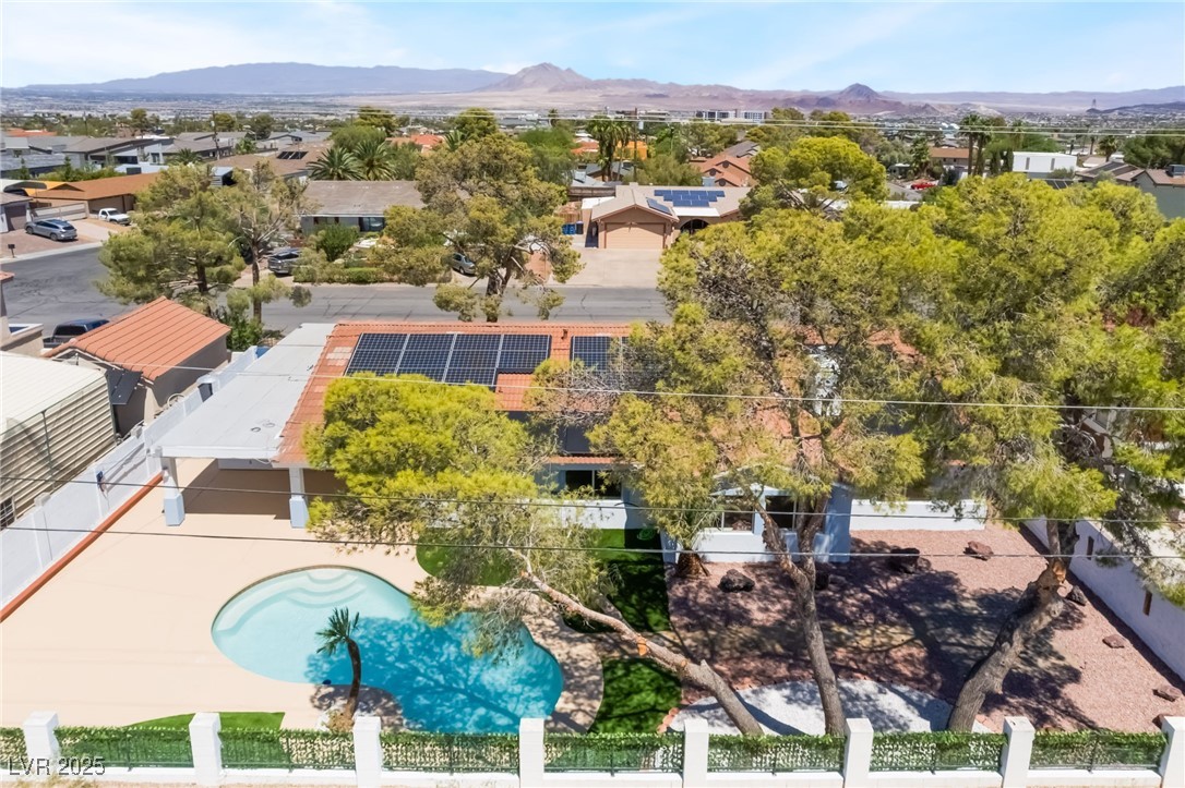 611 East Fairway Road