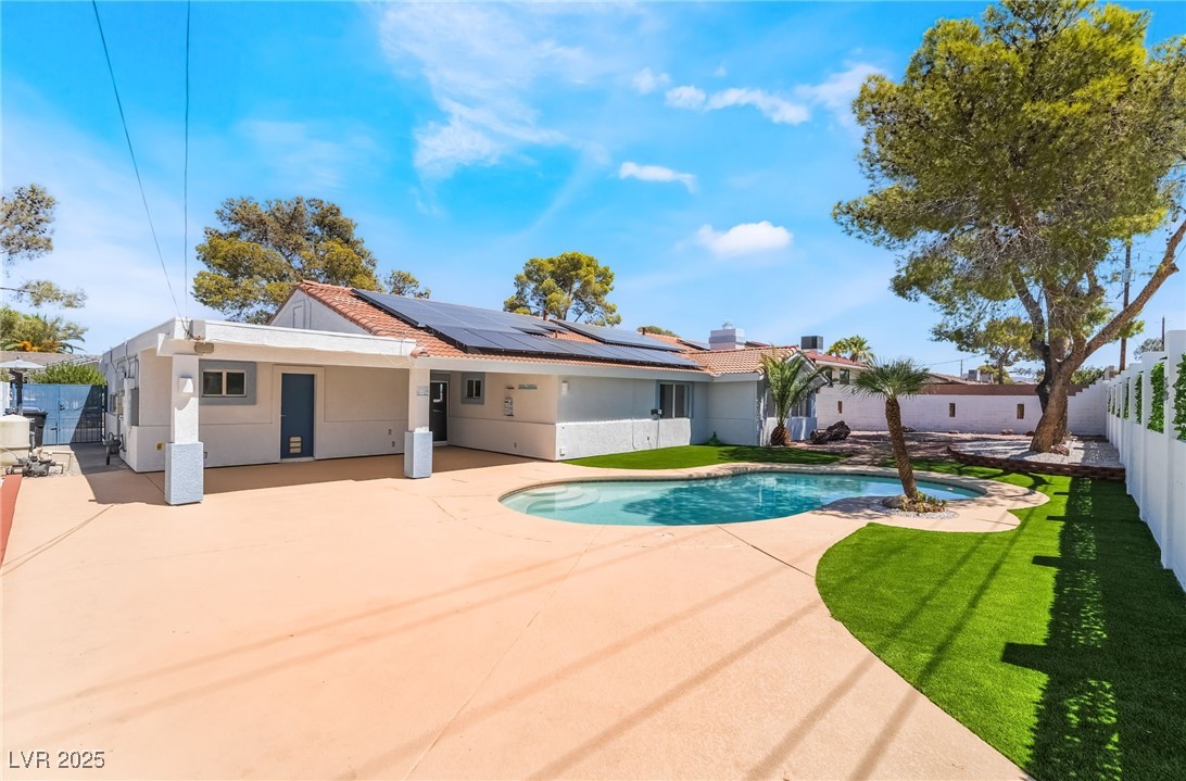 611 East Fairway Road