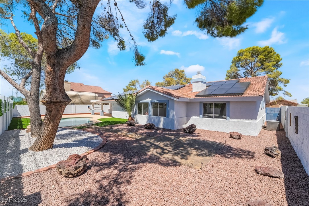 611 East Fairway Road