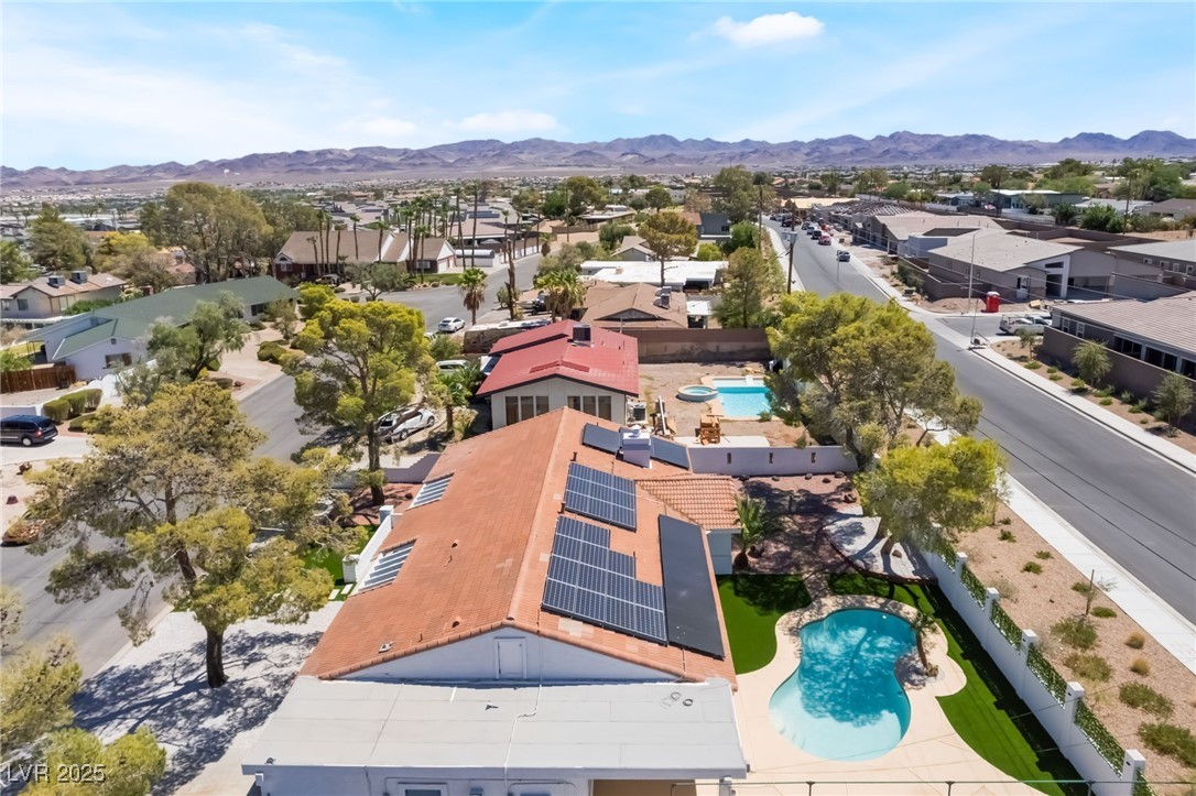 611 East Fairway Road