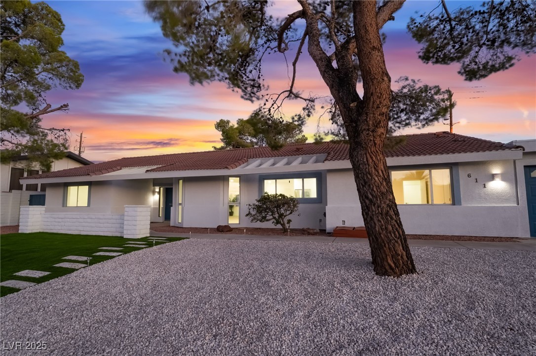 611 East Fairway Road