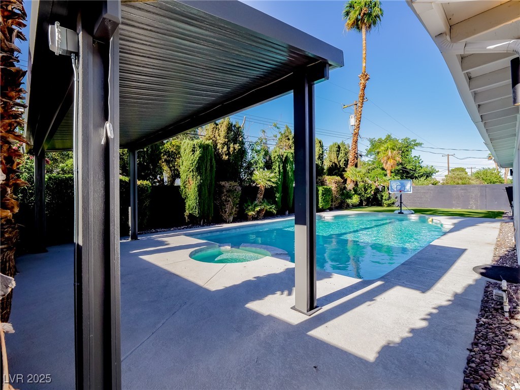 3012 Bryant Avenue