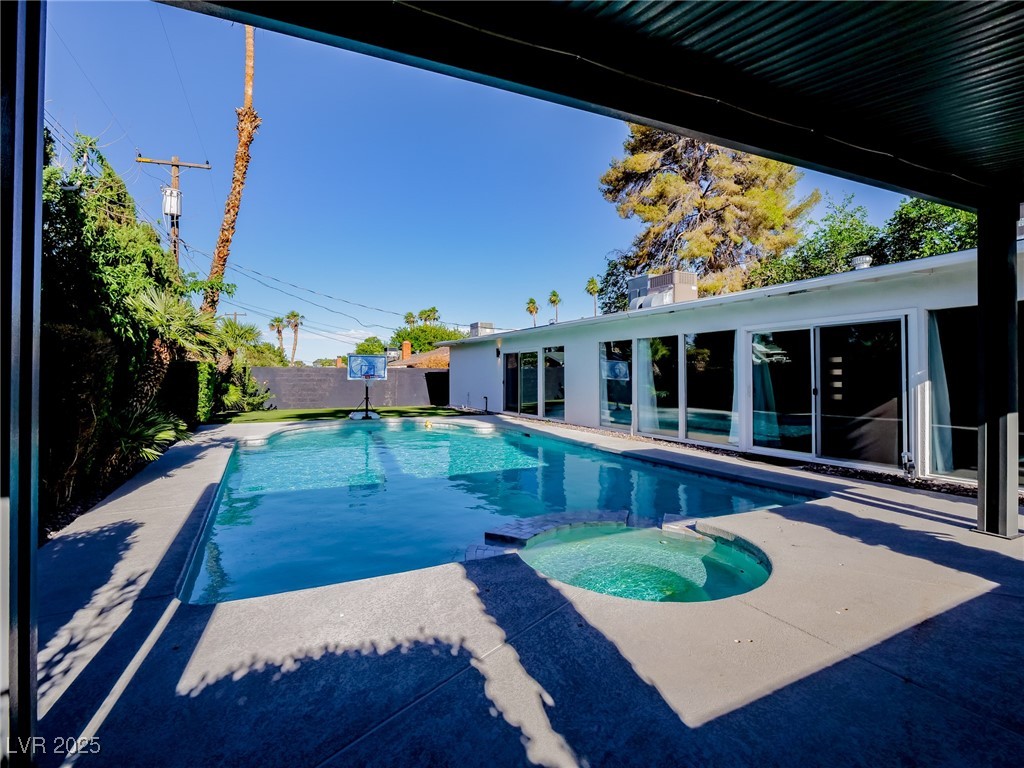 3012 Bryant Avenue