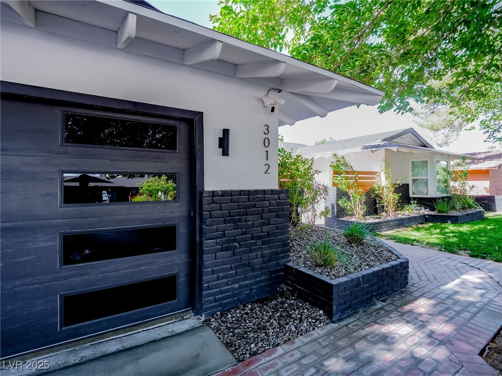 3012 Bryant Avenue