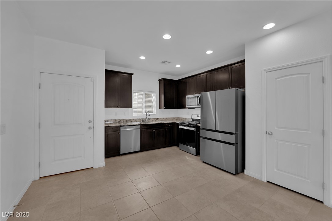 3818 Walnut Valley Avenue