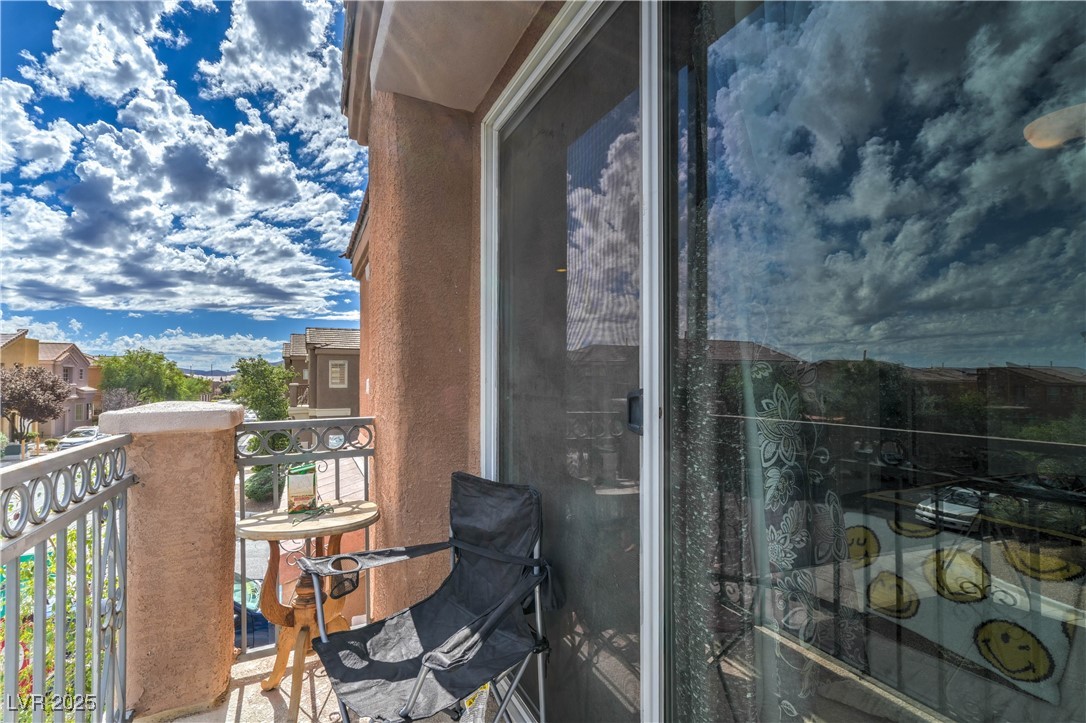 9427 Liquid Loco Street