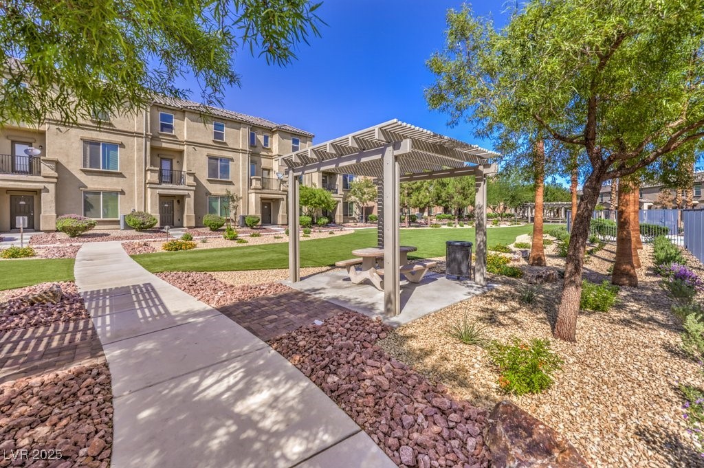 4516 Townwall Street