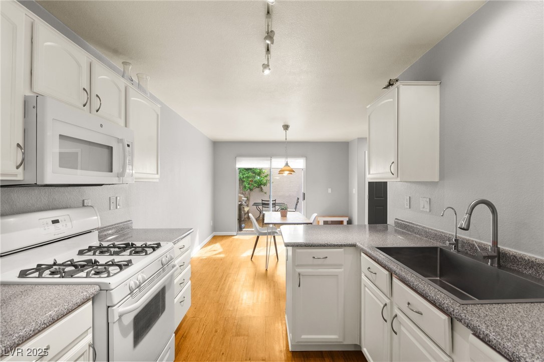 502 Crepes Place