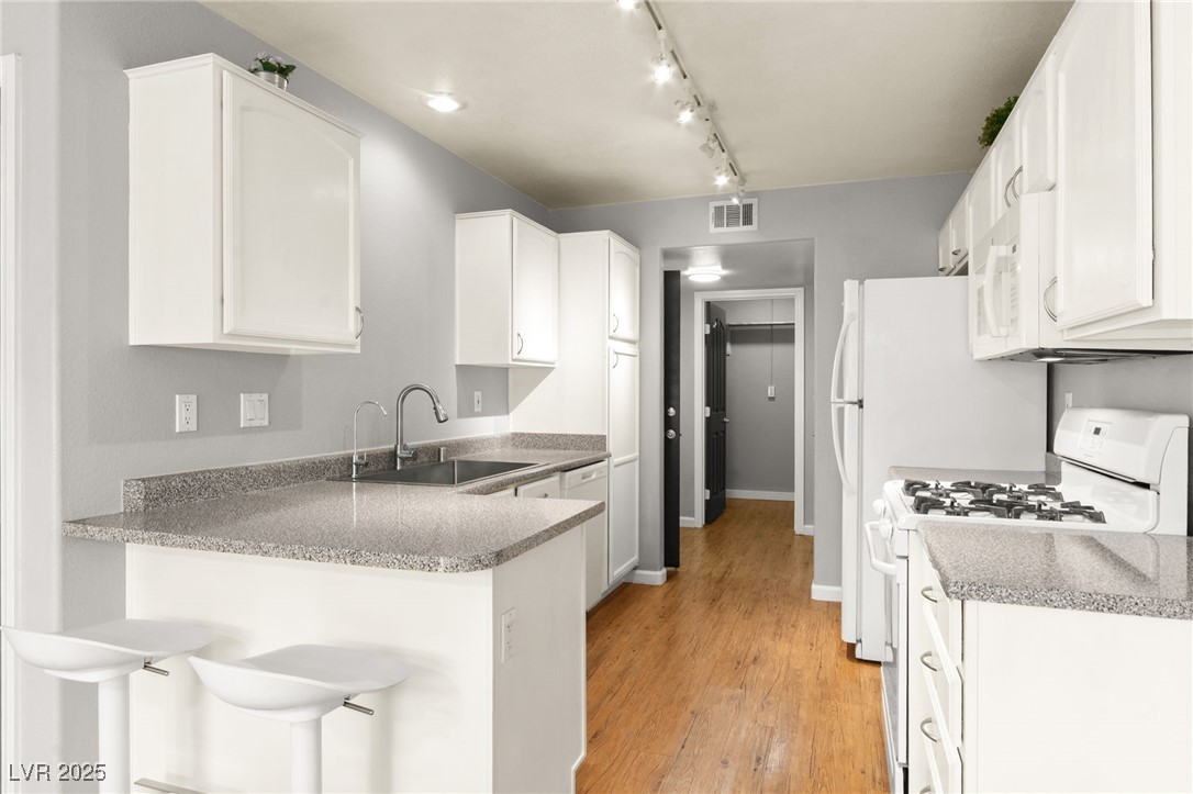 502 Crepes Place