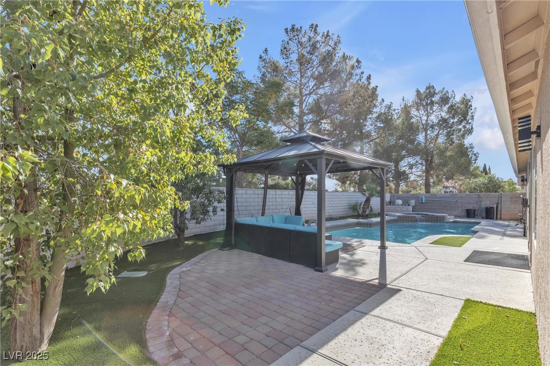 6132 Shadow Oak Drive