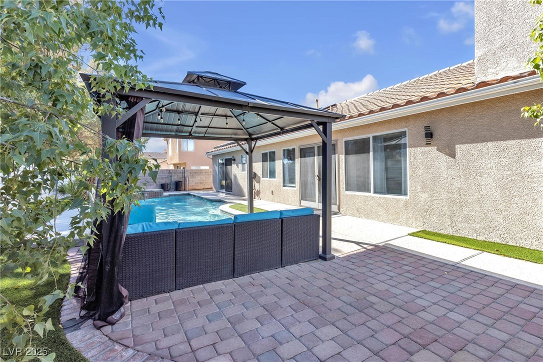 6132 Shadow Oak Drive