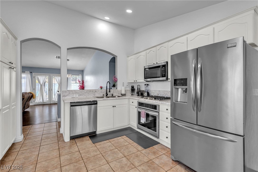 6132 Shadow Oak Drive