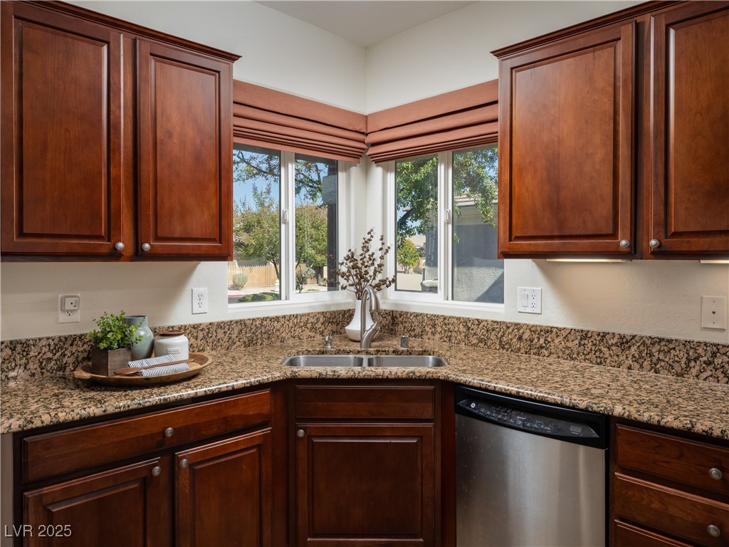 2525 Great Auk Avenue