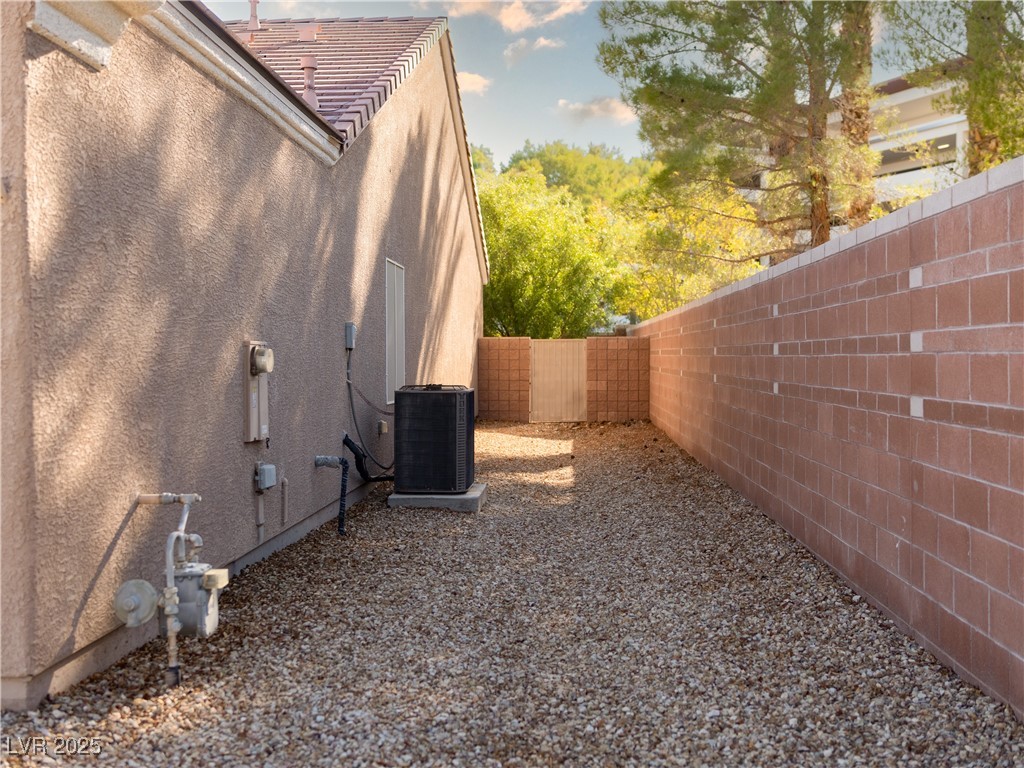 2525 Great Auk Avenue