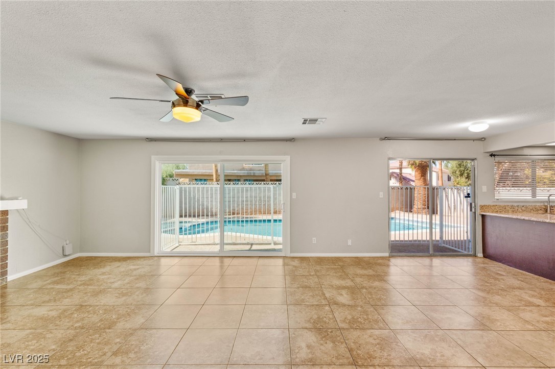 325 Esquina Drive