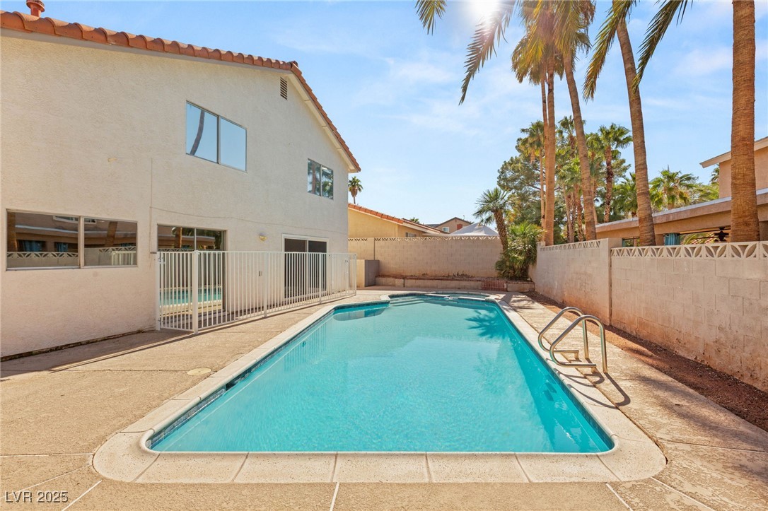 325 Esquina Drive