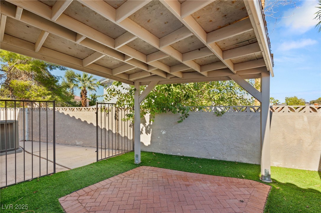 325 Esquina Drive