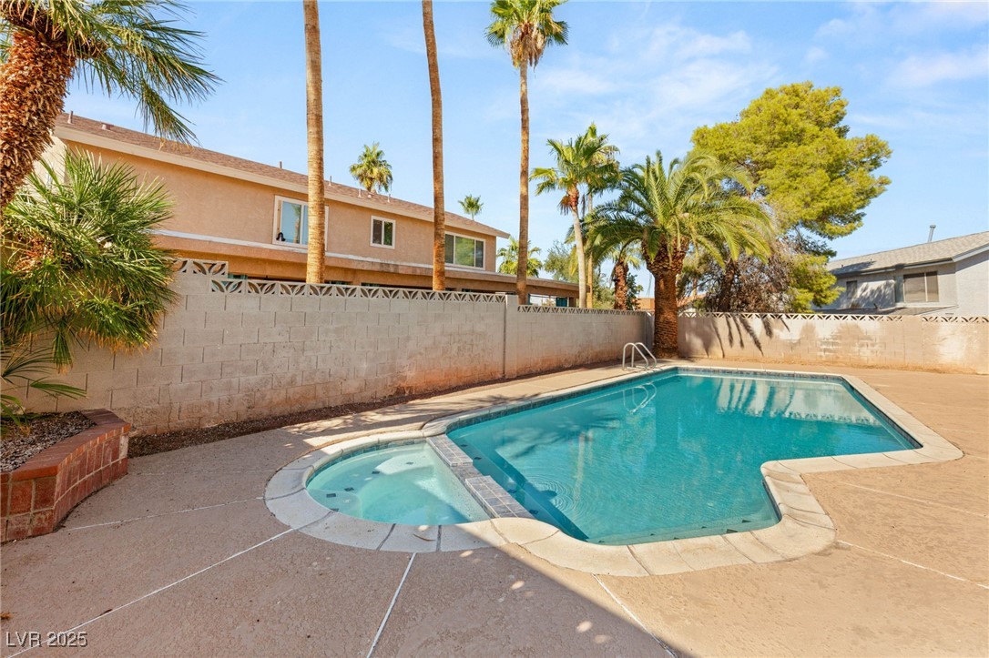 325 Esquina Drive