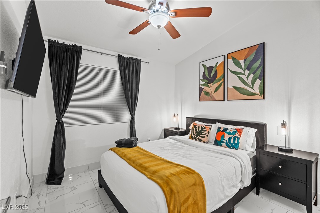 5038 Vista Del Rio Way