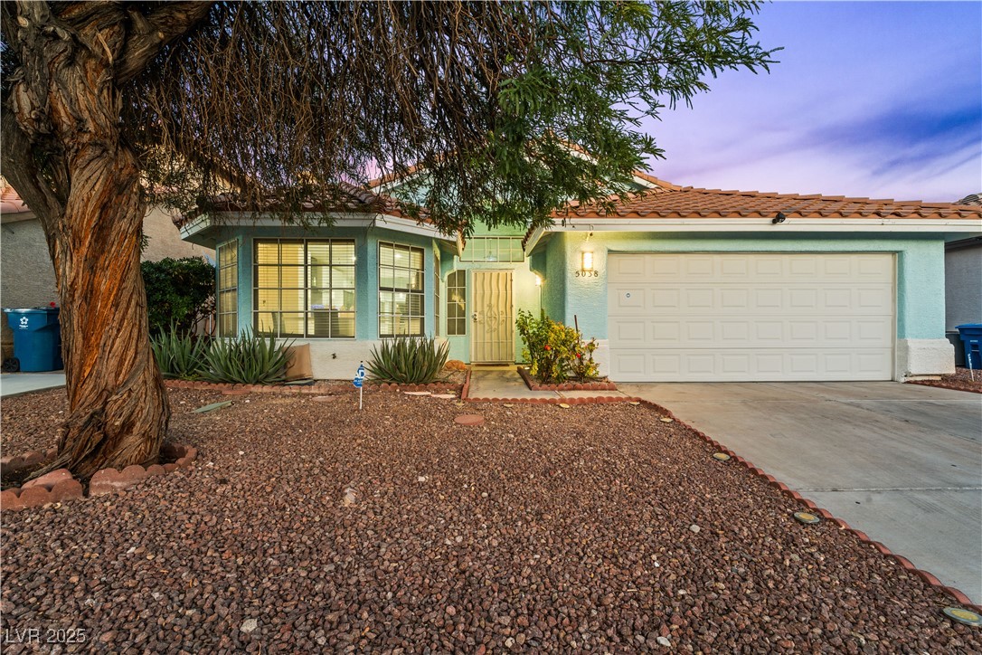 5038 Vista Del Rio Way