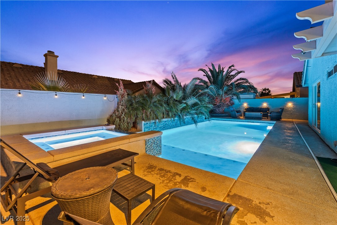 5038 Vista Del Rio Way