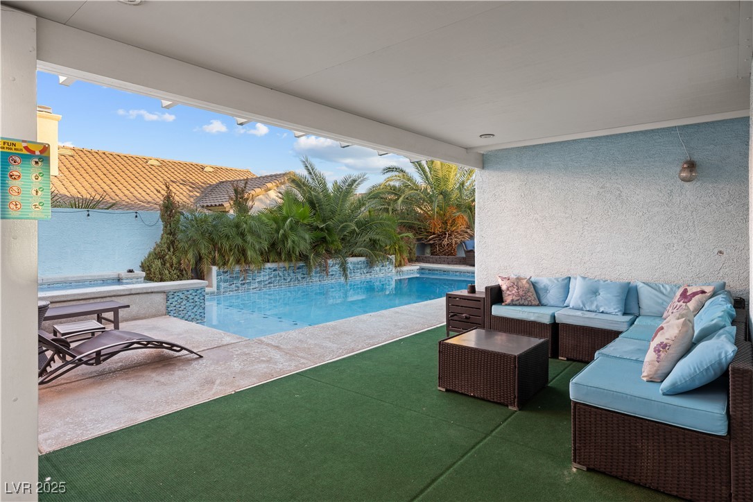 5038 Vista Del Rio Way