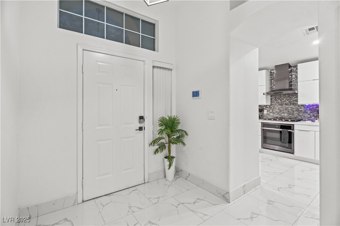 5038 Vista Del Rio Way