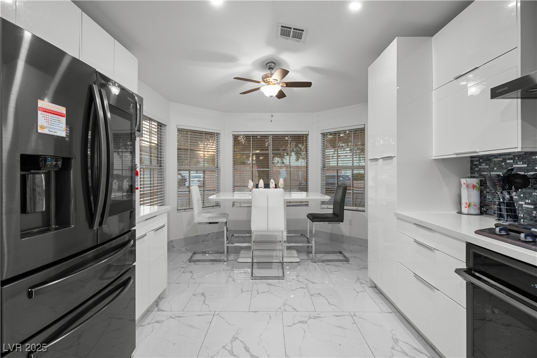 5038 Vista Del Rio Way