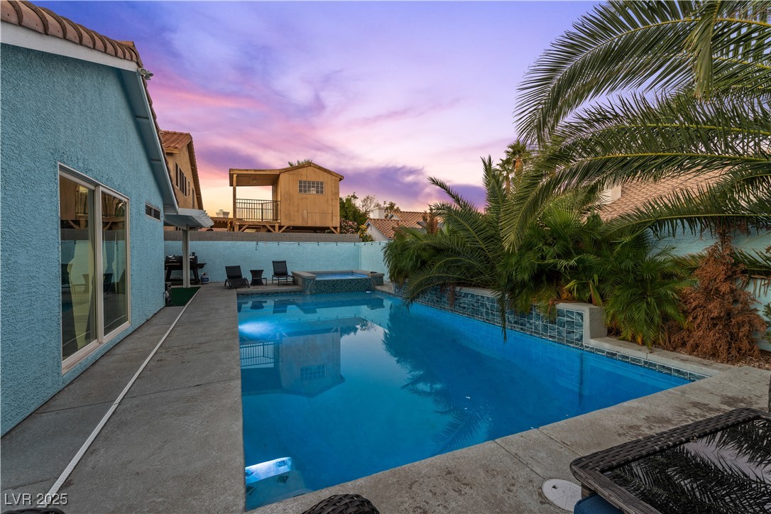 5038 Vista Del Rio Way