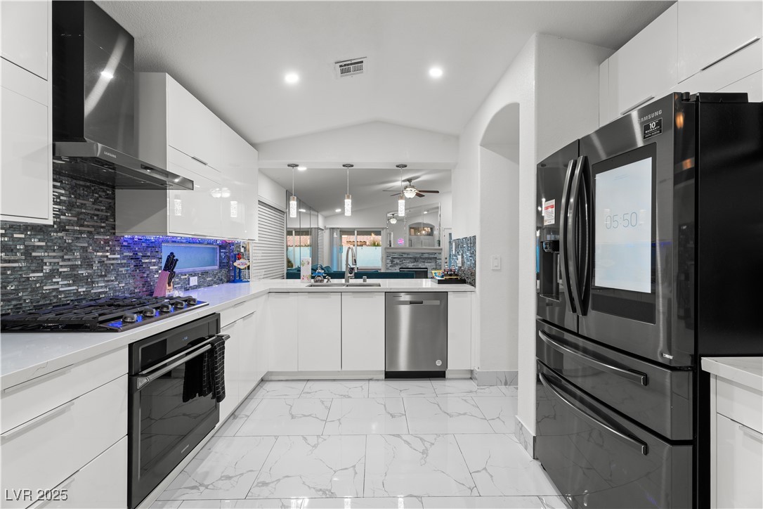 5038 Vista Del Rio Way