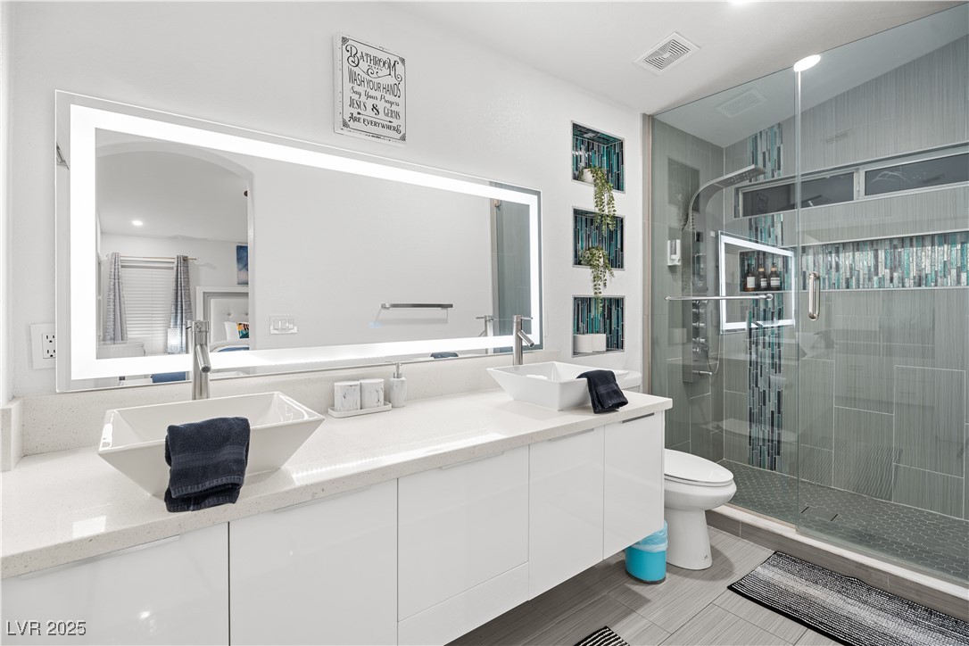 5038 Vista Del Rio Way