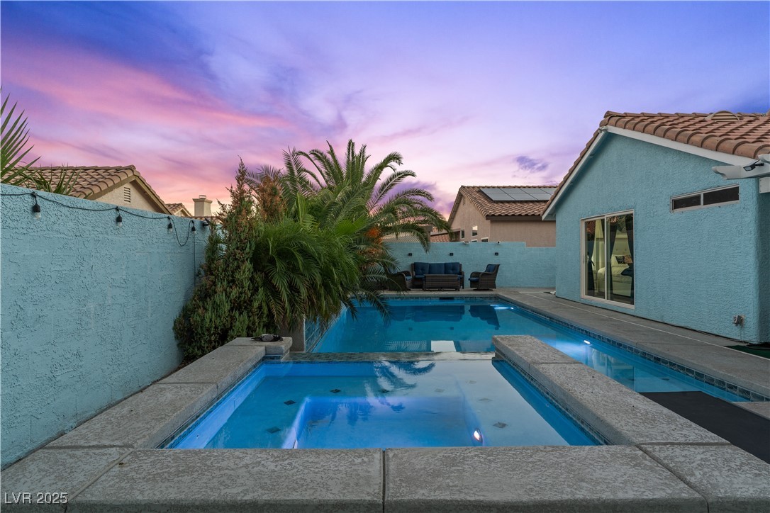 5038 Vista Del Rio Way