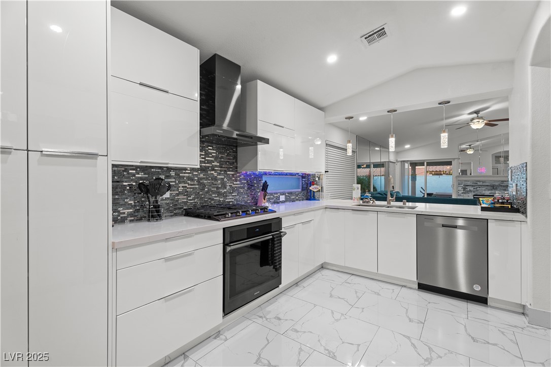 5038 Vista Del Rio Way