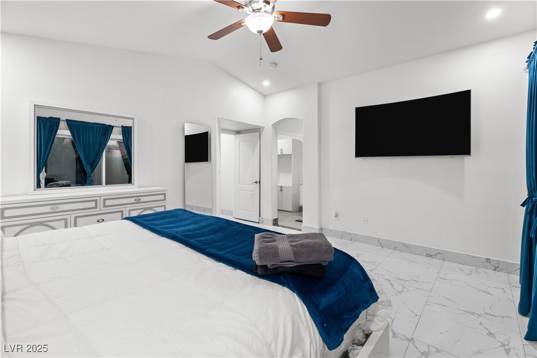 5038 Vista Del Rio Way