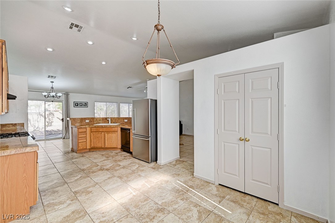 4226 West El Campo Grande Avenue