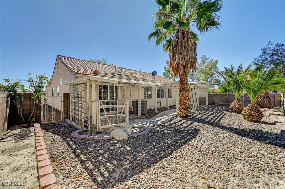 4226 West El Campo Grande Avenue