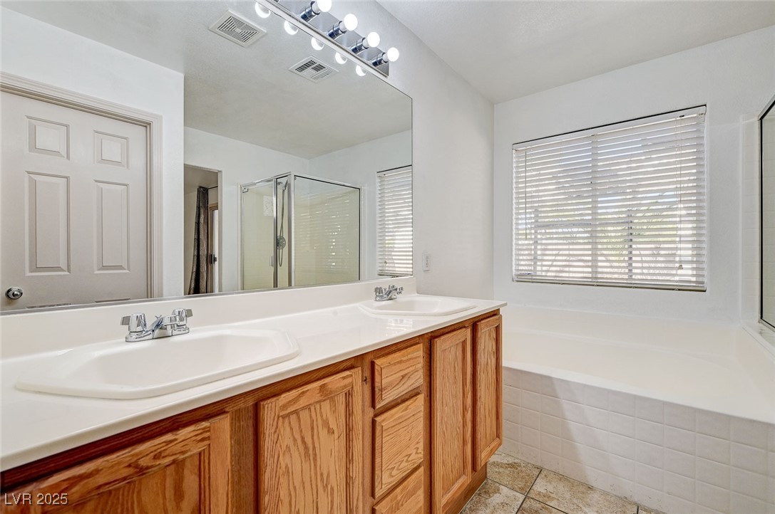 4226 West El Campo Grande Avenue