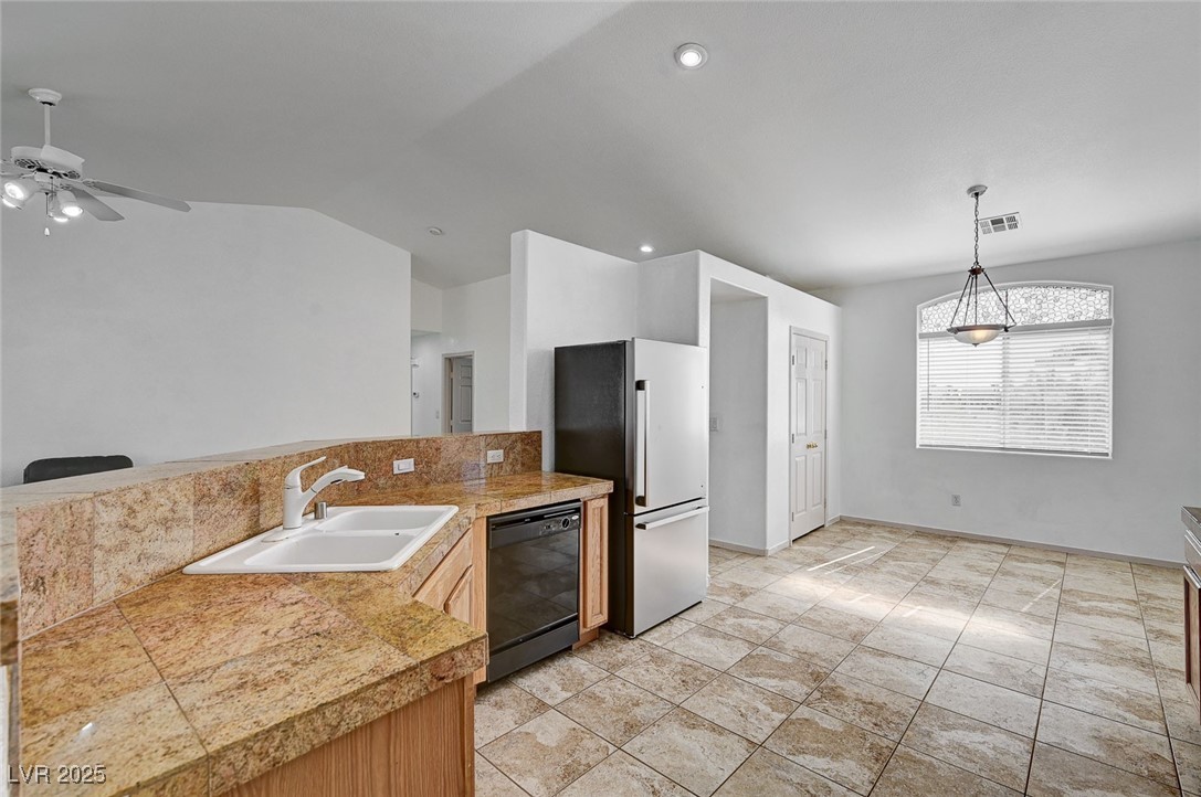 4226 West El Campo Grande Avenue