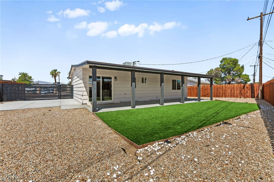 6121 Fawn Circle
